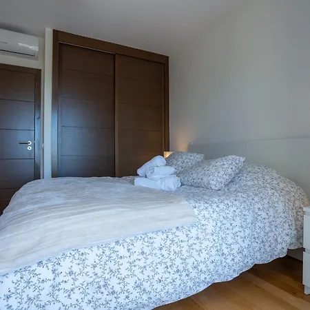 Apartment Sunshine Coast By Rent4all